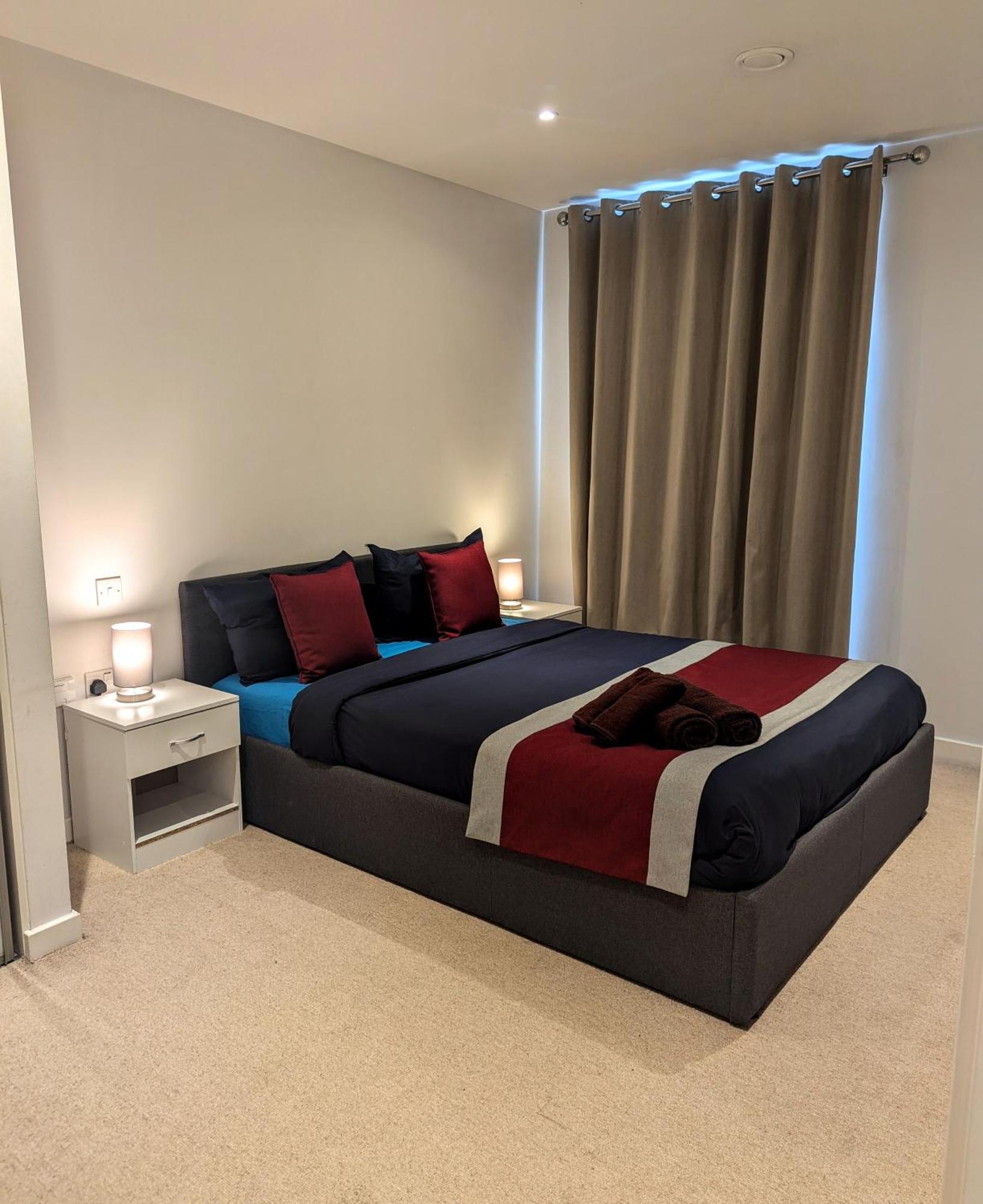 Modern London Apartment Near Greenwich - Rooftop City View Exterior photo
